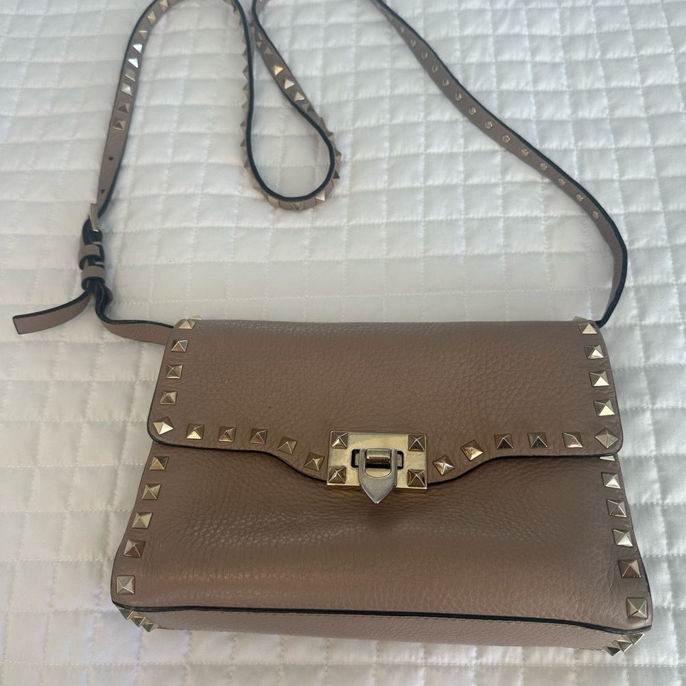 Valentino Garavani Studded Crossbody Bag in Blush